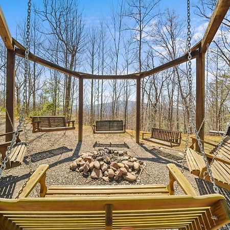 Stairway To Heaven Cabin By Staycating Gatlinburg Exterior foto